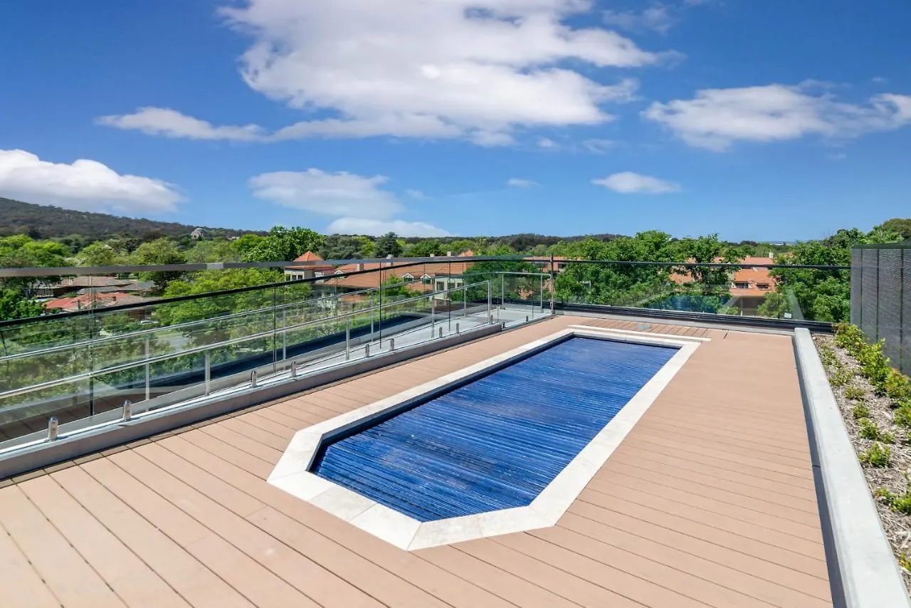 Center 2-Bed With Rooftop Pool & Secure Parking Canberra