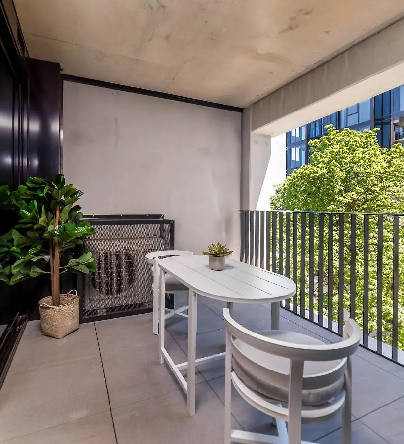 Apartment Center 2-Bed With Rooftop Pool & Secure Parking Canberra